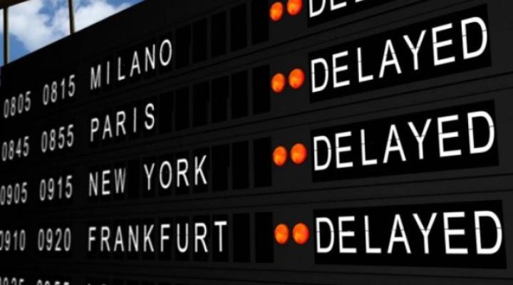 Opóźniony/Odwołany lot – poznaj swoje prawa przed wakacyjną podróżą (fot. mojawyspauk.com)